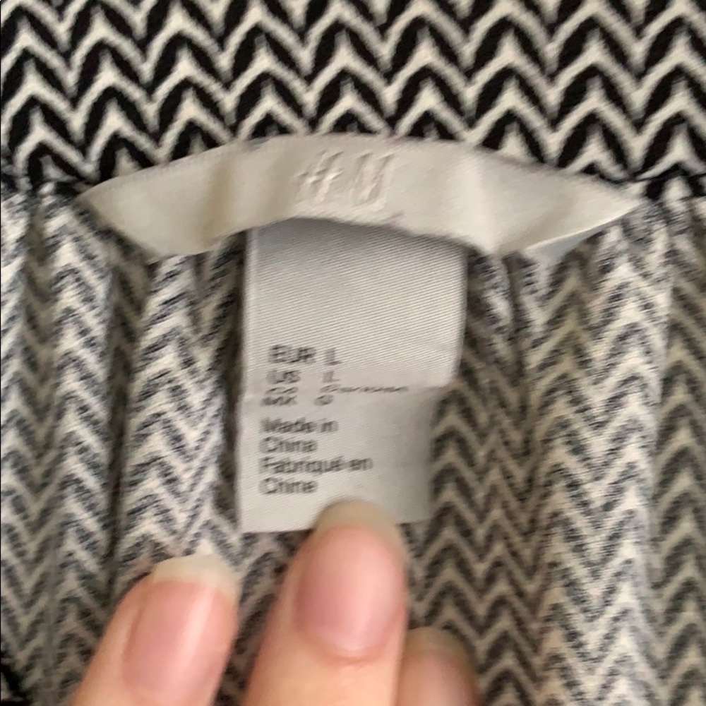 H&M Top - Picture 3 of 5